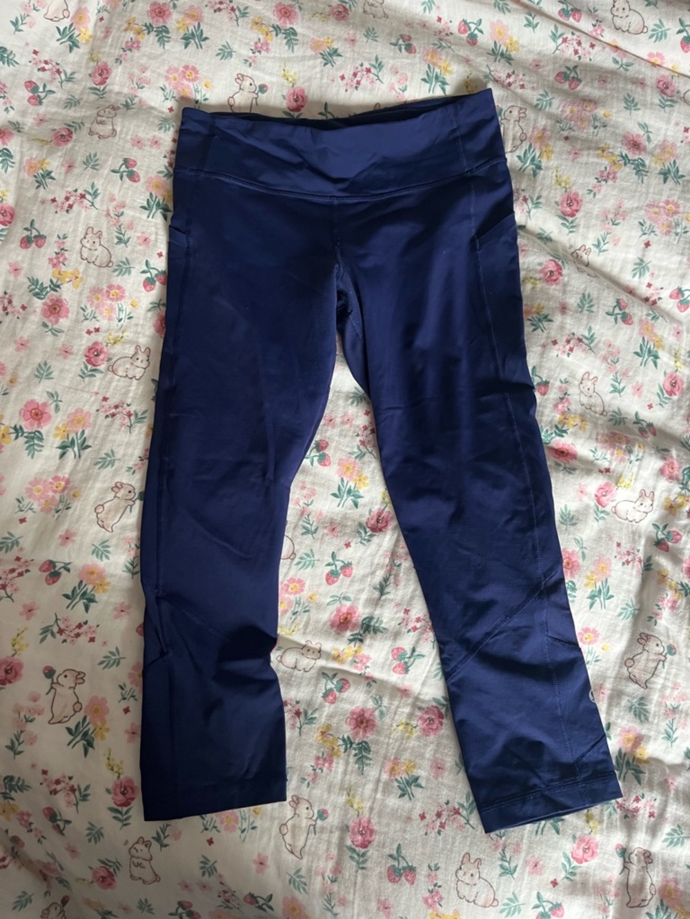 Lululemon size 8 cropped leggings